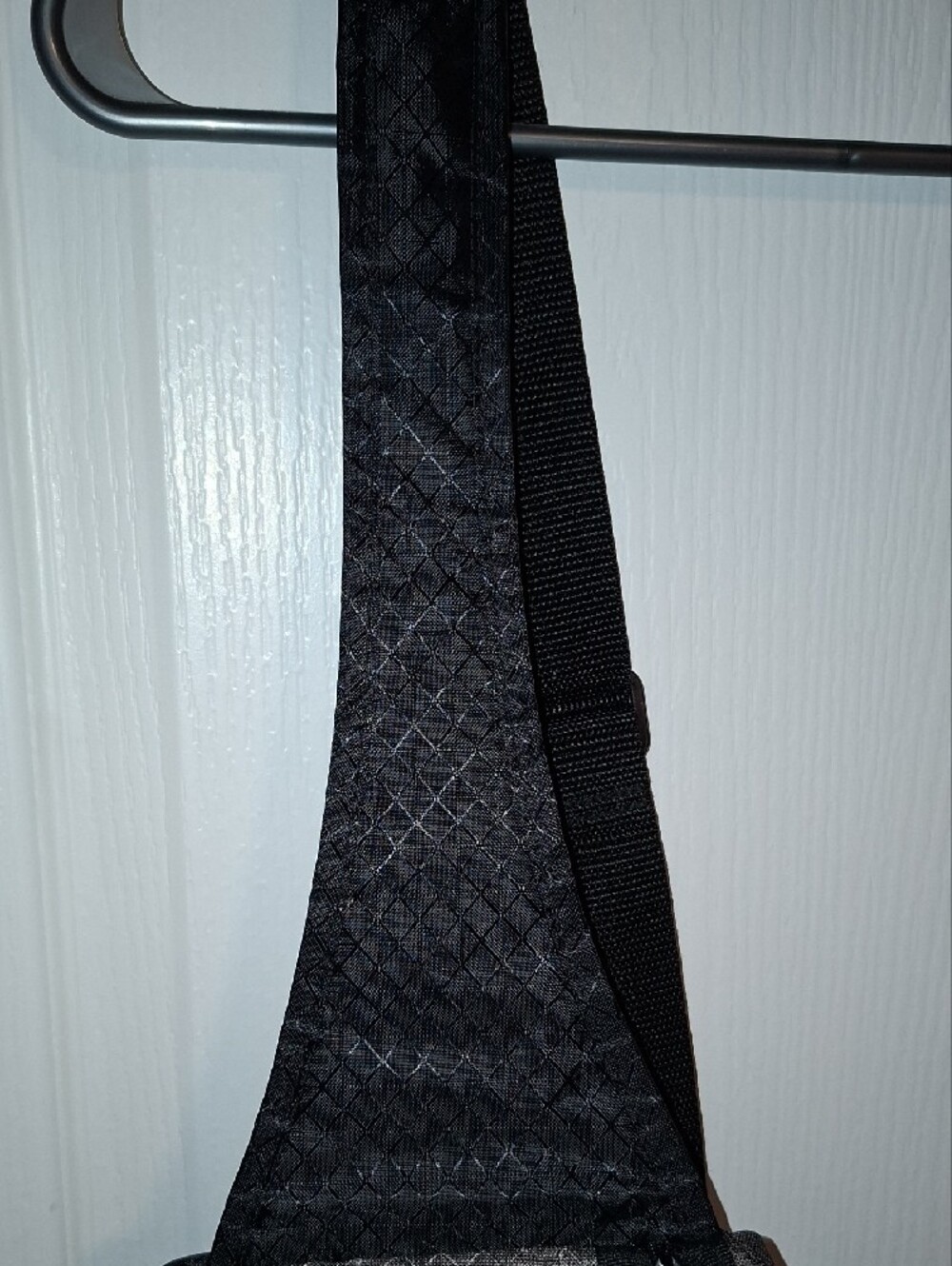 Thirty One Unisex Gray Sling Crossbody Bag - Compact Everyday Carry - Picture 10 of 11